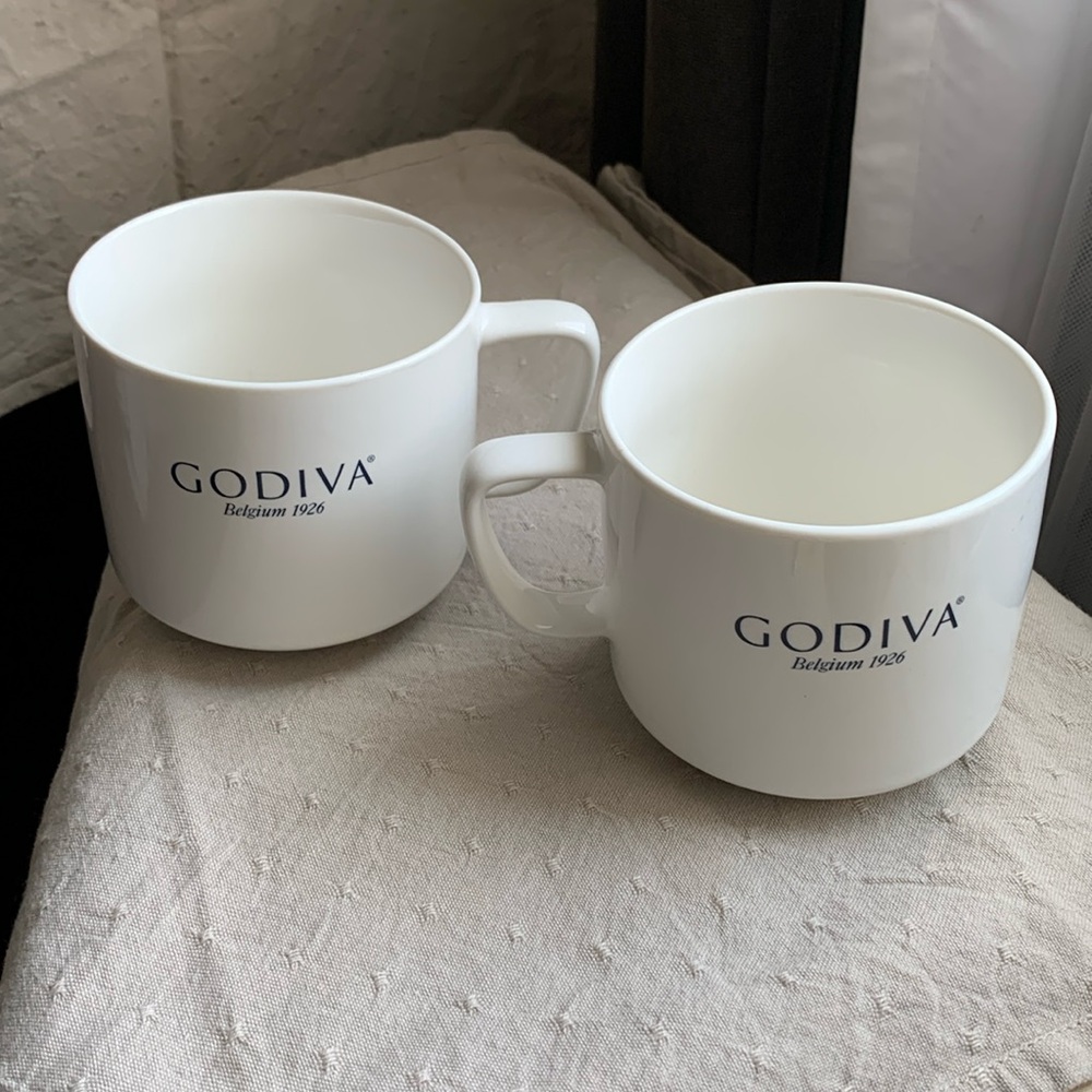 Set of 2 Godiva 16 oz.  Mugs Cup